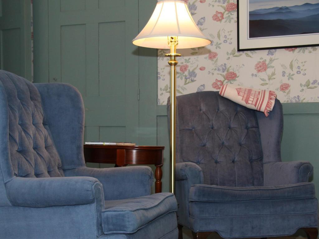 The Notchland Inn Bartlett Room photo