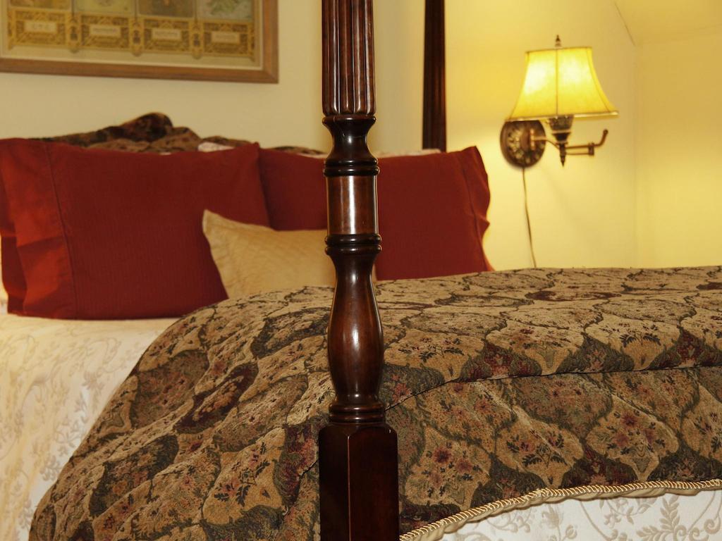 The Notchland Inn Bartlett Room photo