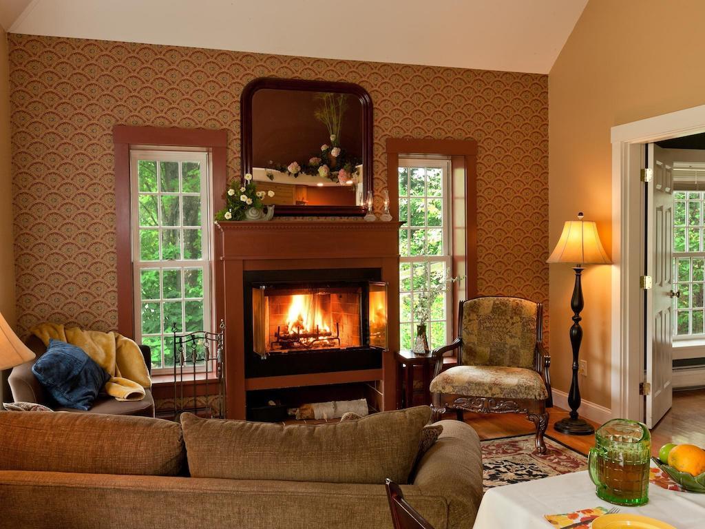 The Notchland Inn Bartlett Room photo